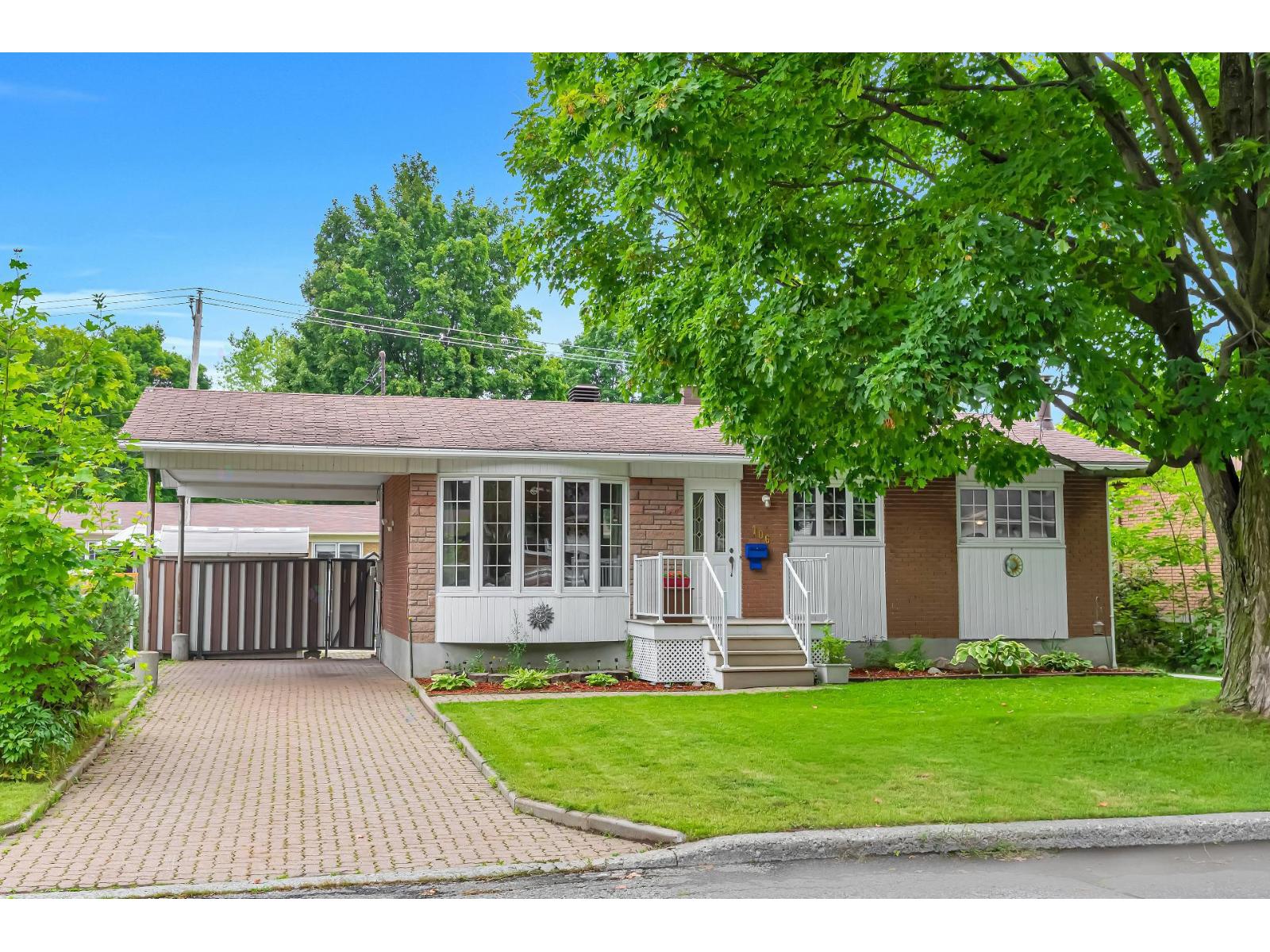 106 Rue McComber Châteauguay Quebec Canada J6J3G3 1
