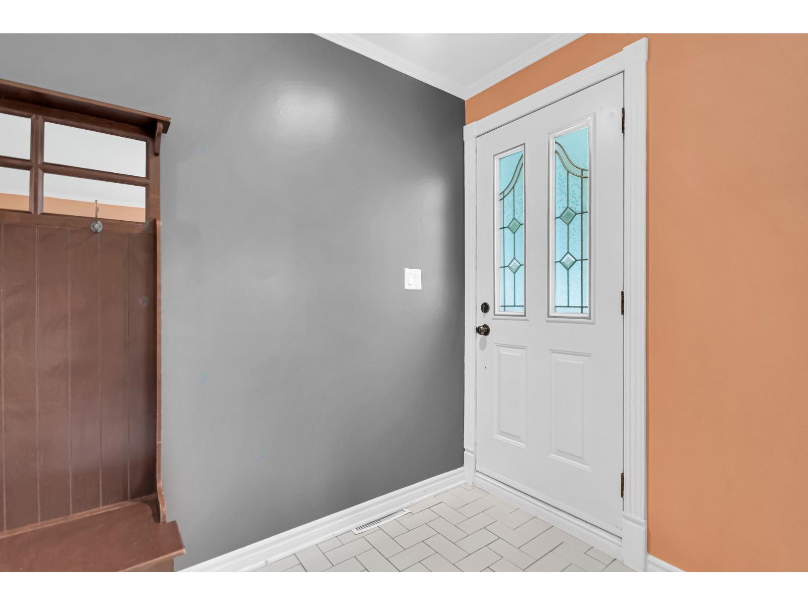 106 Rue McComber Châteauguay Quebec Canada J6J3G3 3