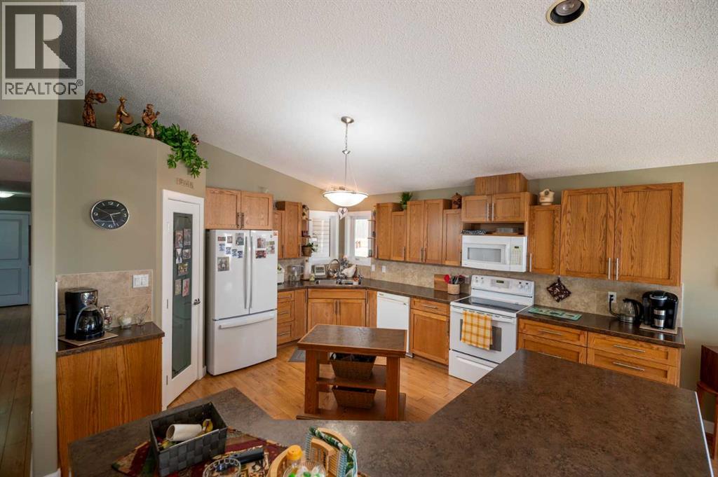 2987 Calling Lake Drive, Calling Lake, Alberta  T9S 0A8 - Photo 6 - A2308943