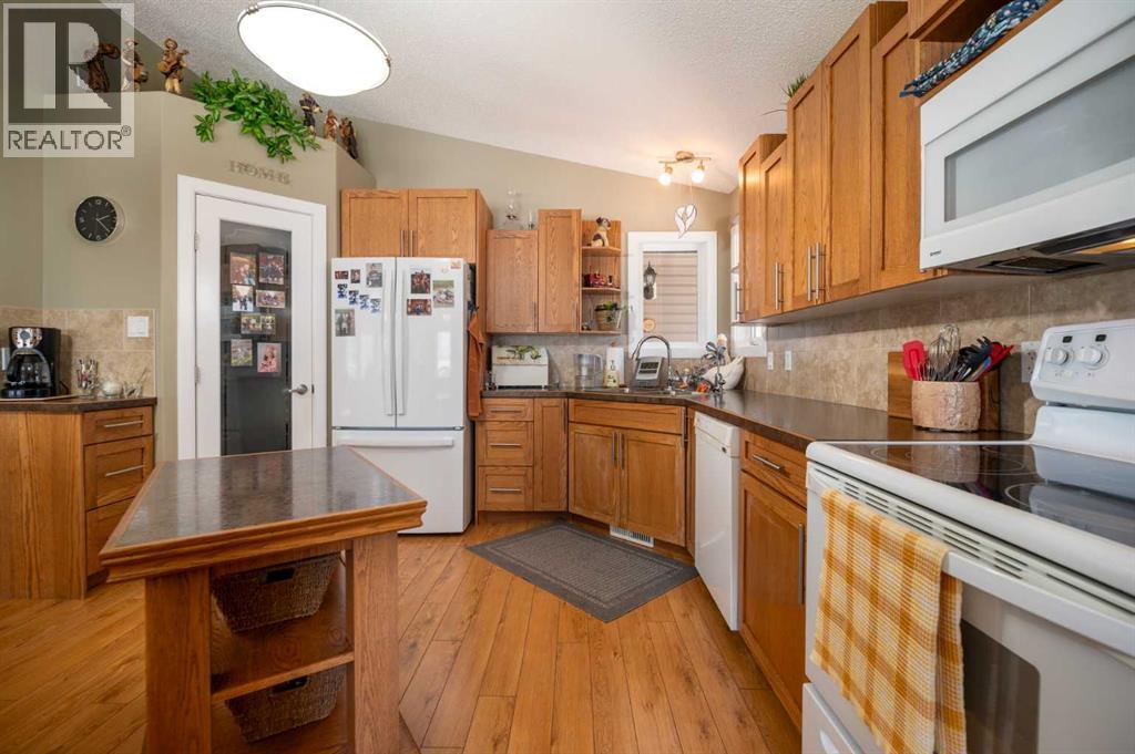 2987 Calling Lake Drive, Calling Lake, Alberta  T9S 0A8 - Photo 5 - A2308943