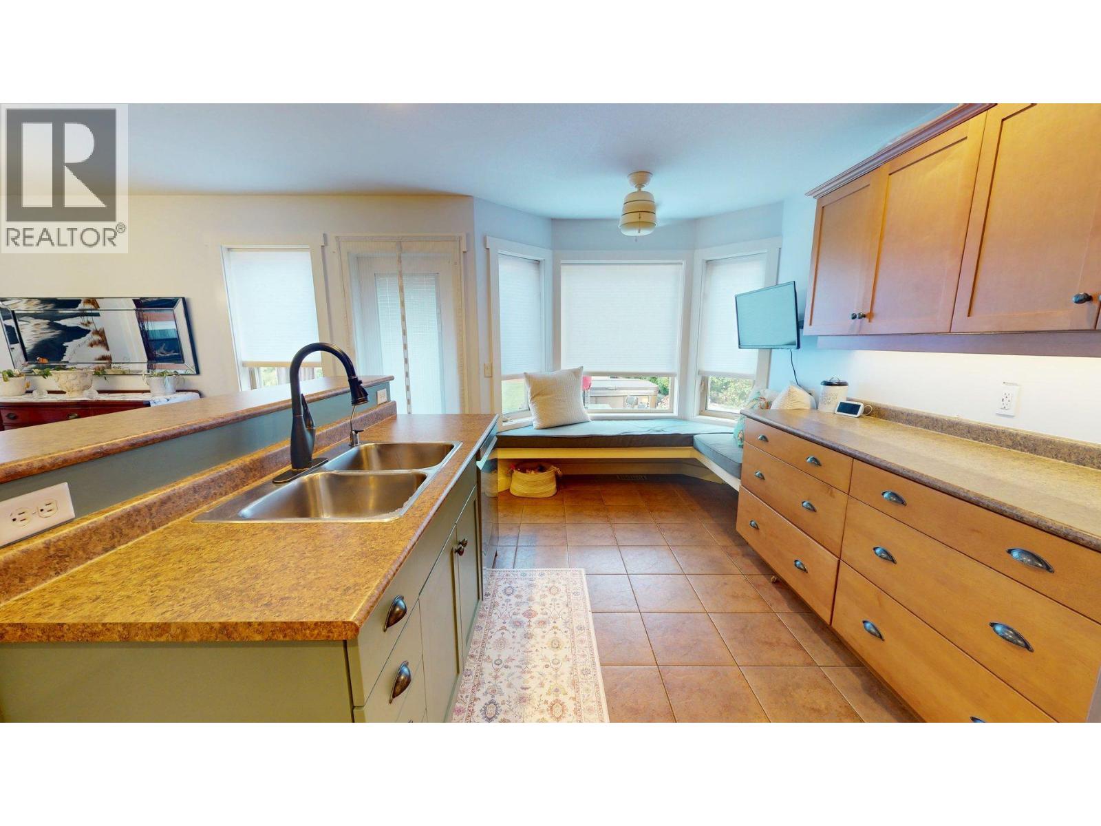 4927 Haskins Court, Kelowna, British Columbia  V1W 5B5 - Photo 9 - 10397061
