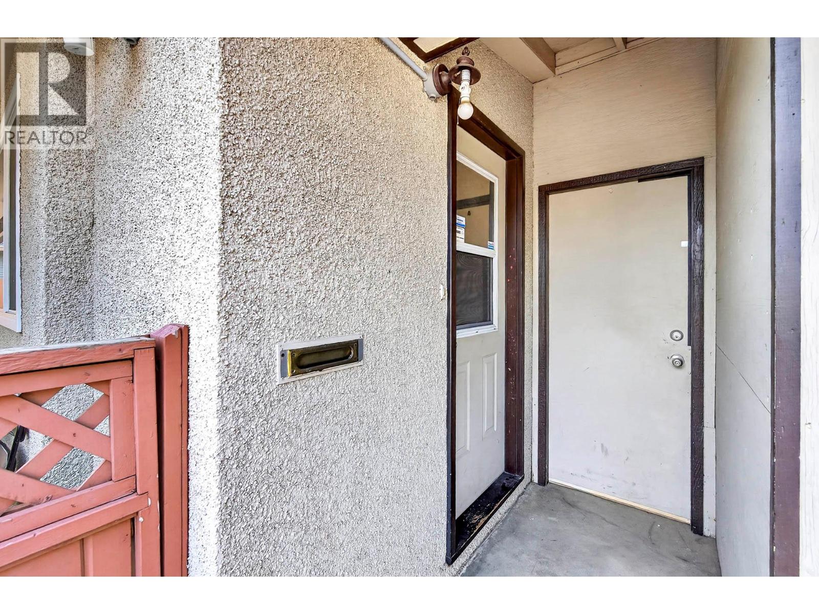 1094 Schreiner Street, Kamloops, British Columbia  V2B 5W3 - Photo 6 - 10395725