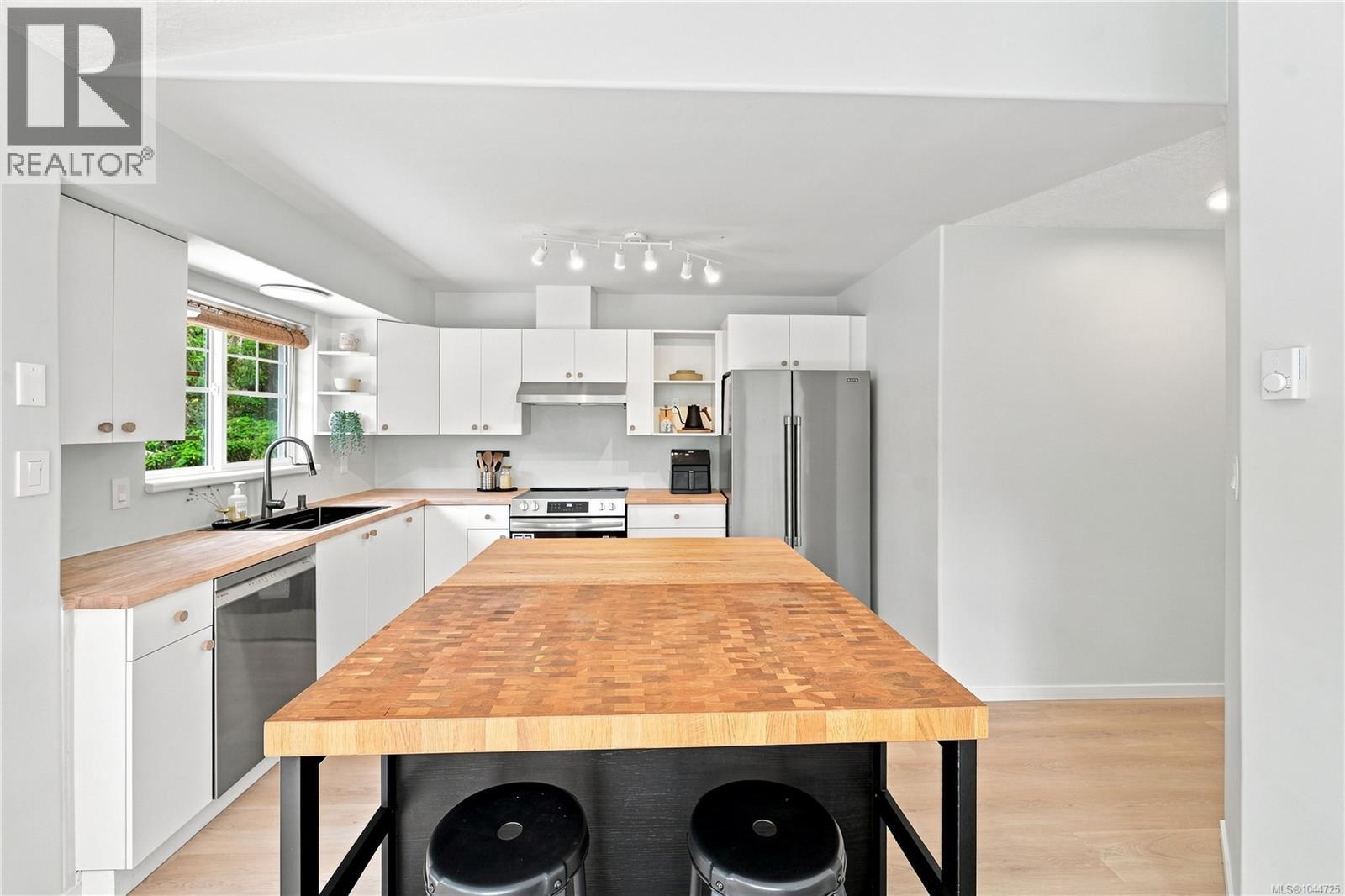 D 7806 Dalrae Pl, Sooke, British Columbia  V9Z 0R1 - Photo 14 - 1044725