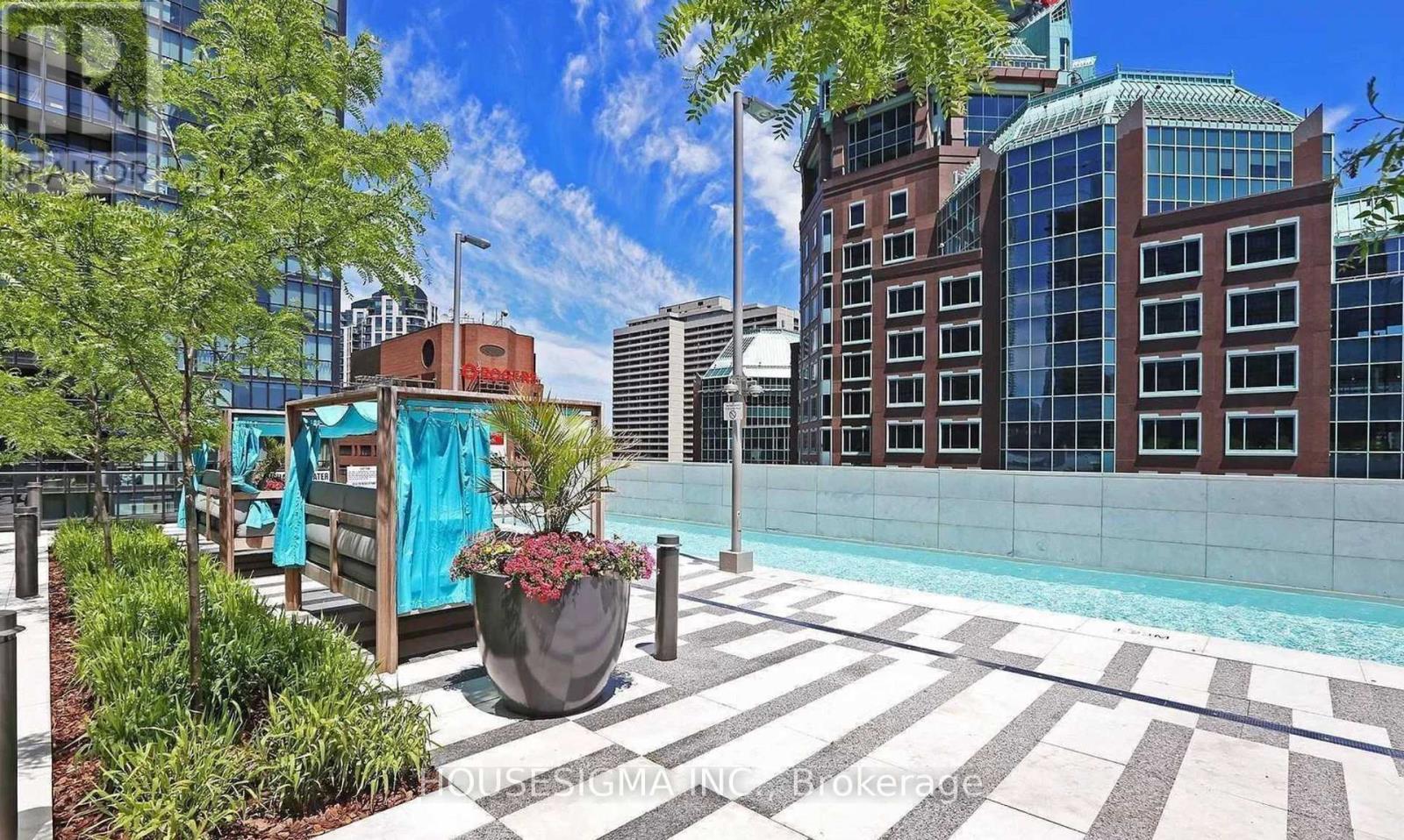 305 - 101 CHARLES STREET E, Toronto, Ontario