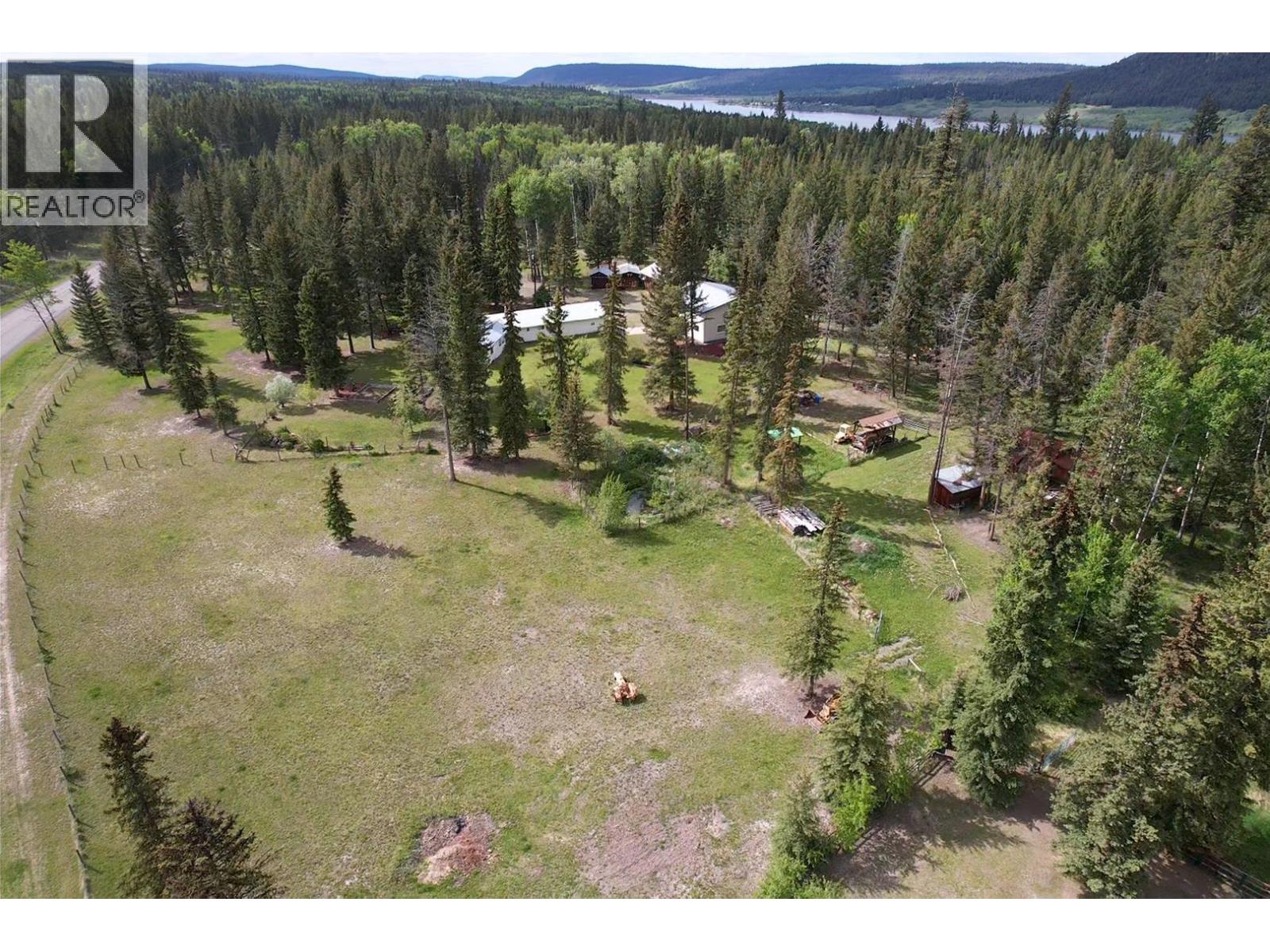 6265 Horse Lake Road, Horse Lake, British Columbia  V0K 2E3 - Photo 4 - R3111125