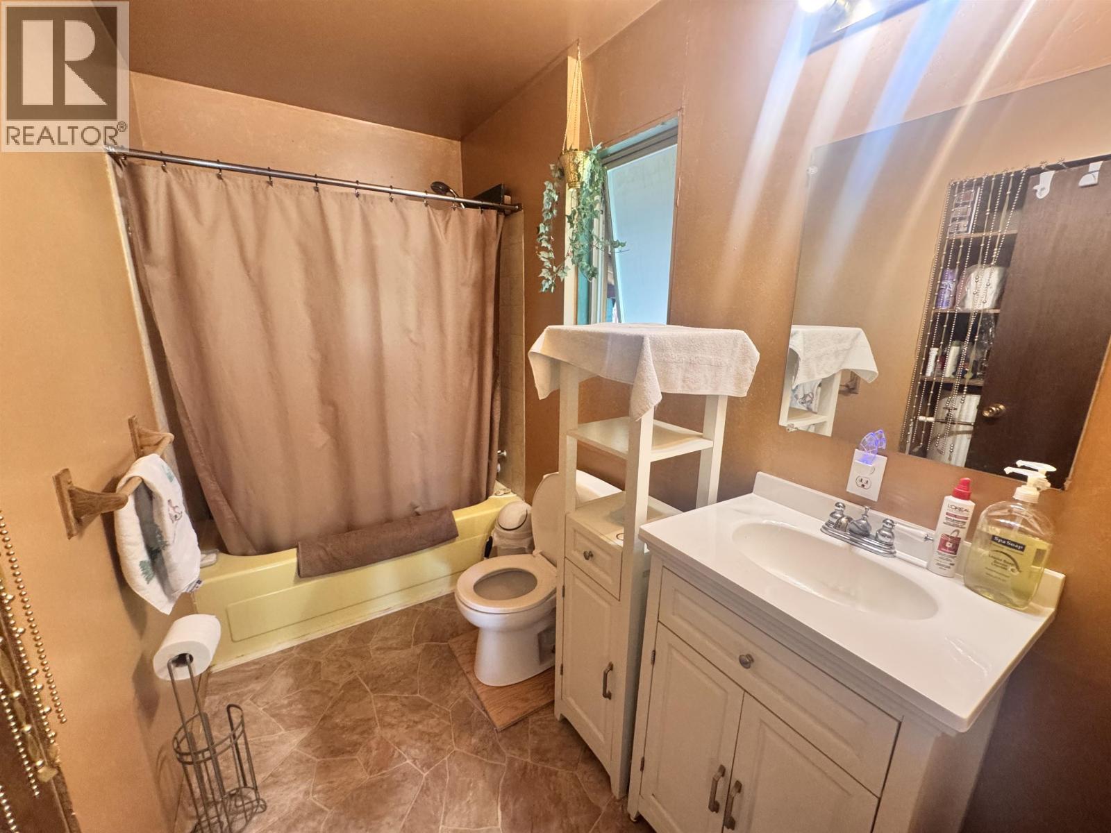 6265 Horse Lake Road, Horse Lake, British Columbia  V0K 2E3 - Photo 25 - R3111125