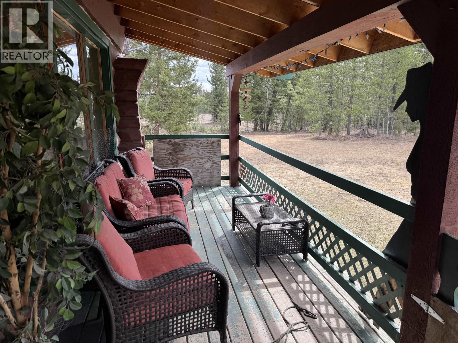 6265 Horse Lake Road, Horse Lake, British Columbia  V0K 2E3 - Photo 6 - R3111125