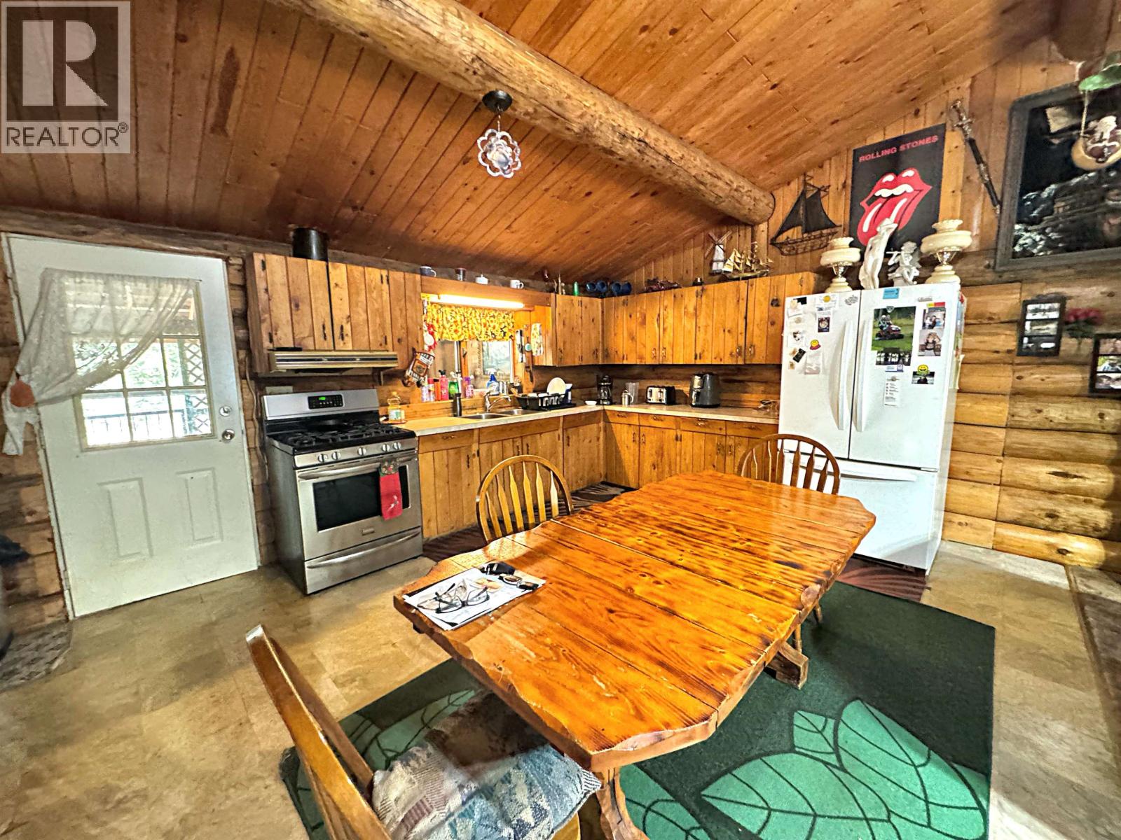 6265 Horse Lake Road, Horse Lake, British Columbia  V0K 2E3 - Photo 8 - R3111125
