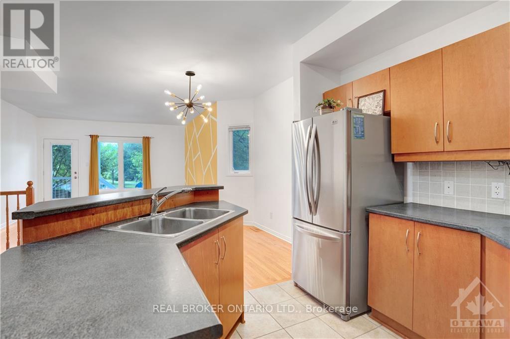 292 London Terrace, Ottawa, Ontario  K1K 2W2 - Photo 9 - X13689936