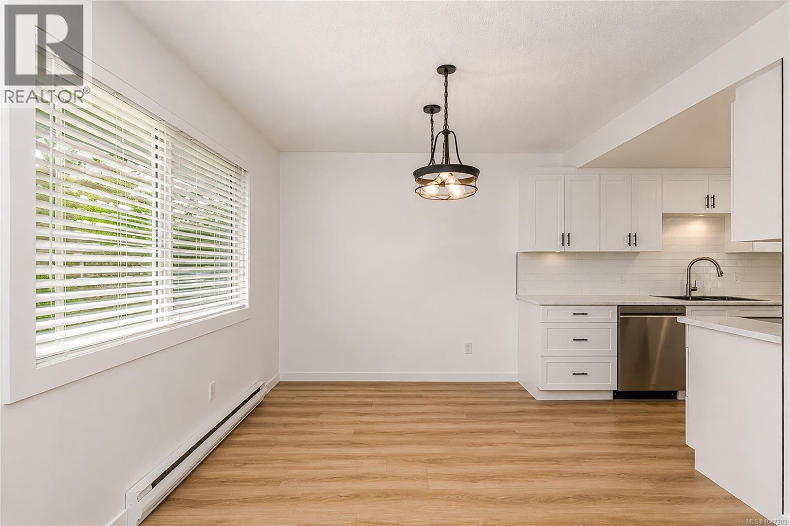 13 3230 Rutledge St, Saanich, British Columbia  V8X 1N7 - Photo 9 - 1047203