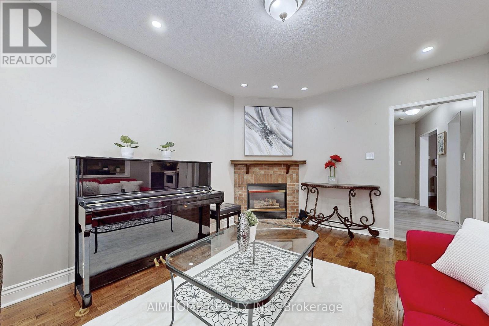 399 Flanagan Court, Newmarket, Ontario  L3X 2G1 - Photo 6 - N13689940