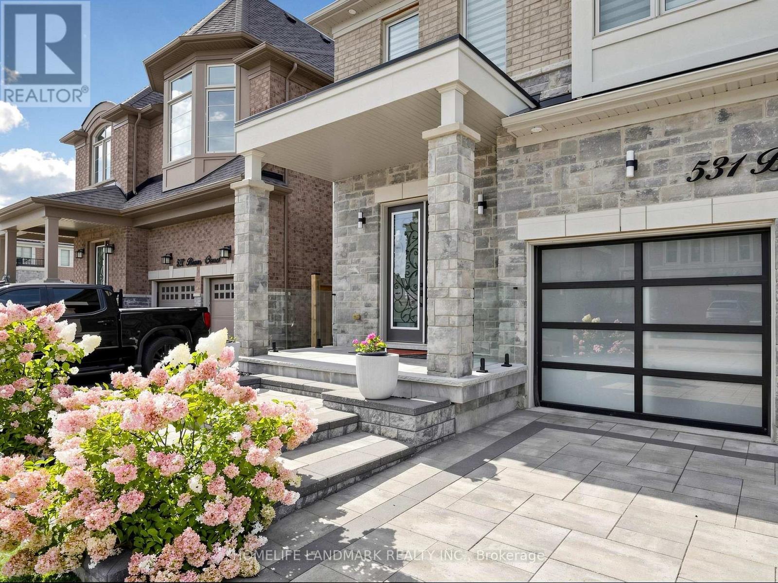 531 Beam Court, Milton, Ontario  L9T 7K6 - Photo 3 - W13689920