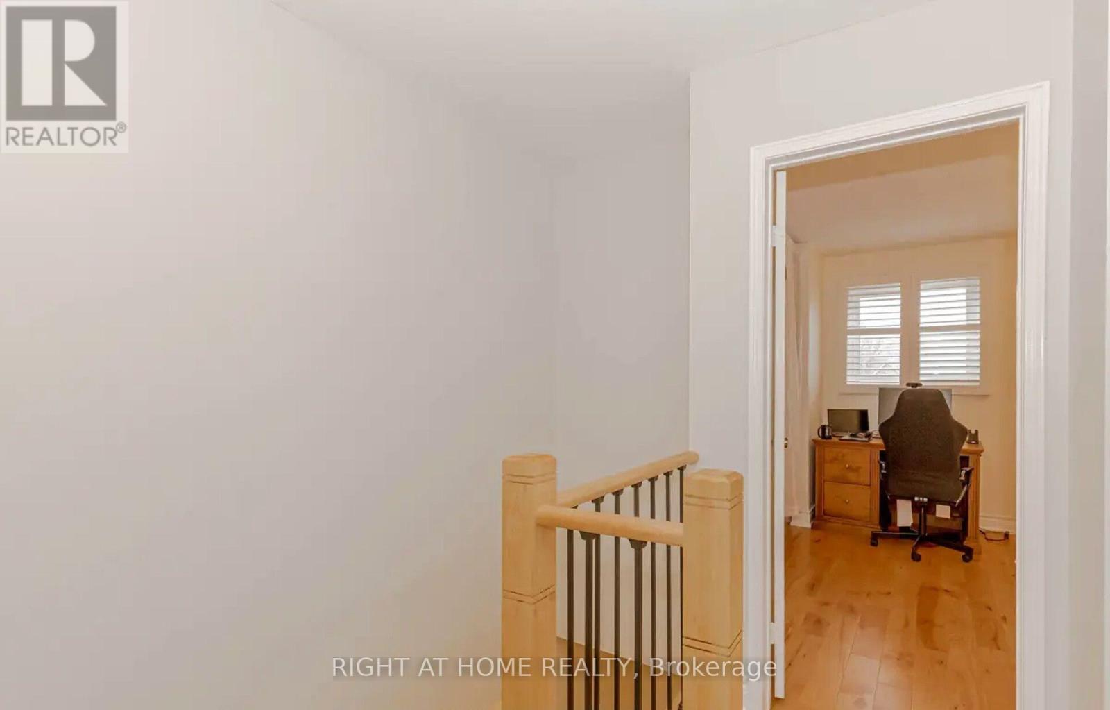 1444 Prince John Circle, Oakville, Ontario  L6J 6W8 - Photo 4 - W13689942