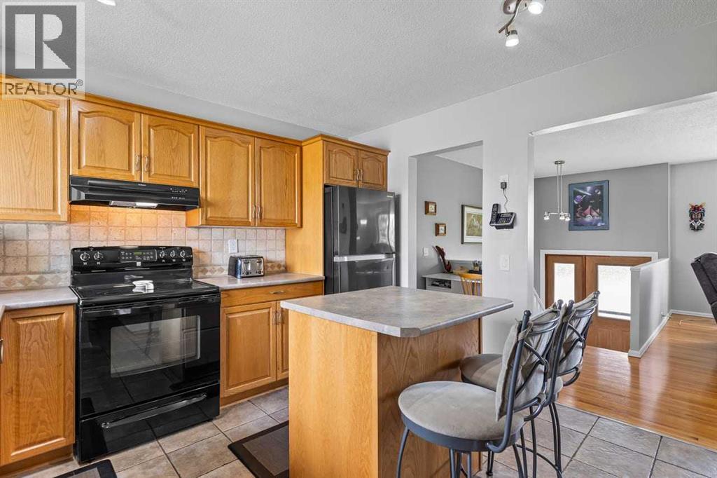 5019 Marshall Road NE, Calgary, Alberta  T2A 2Y7 - Photo 9 - A2336835