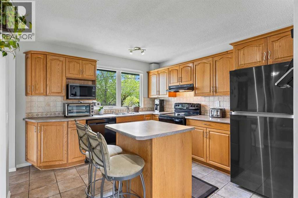 5019 Marshall Road NE, Calgary, Alberta  T2A 2Y7 - Photo 6 - A2336835