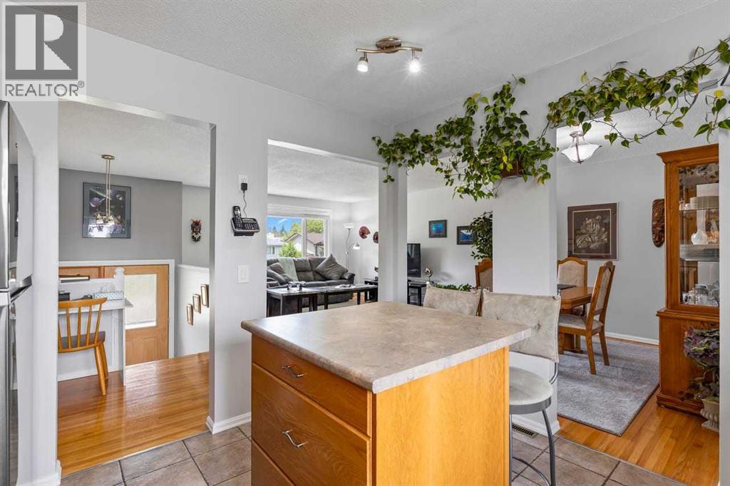 5019 Marshall Road NE, Calgary, Alberta  T2A 2Y7 - Photo 8 - A2336835