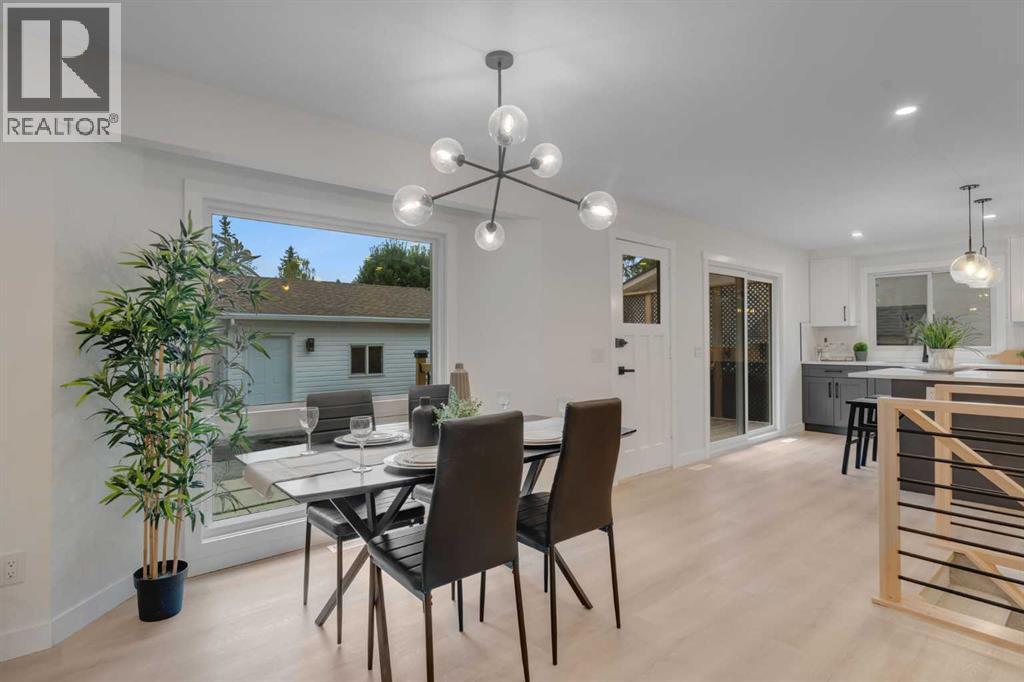104 Oakmoor Place SW, Calgary, Alberta  T2V 4A3 - Photo 9 - A2337592