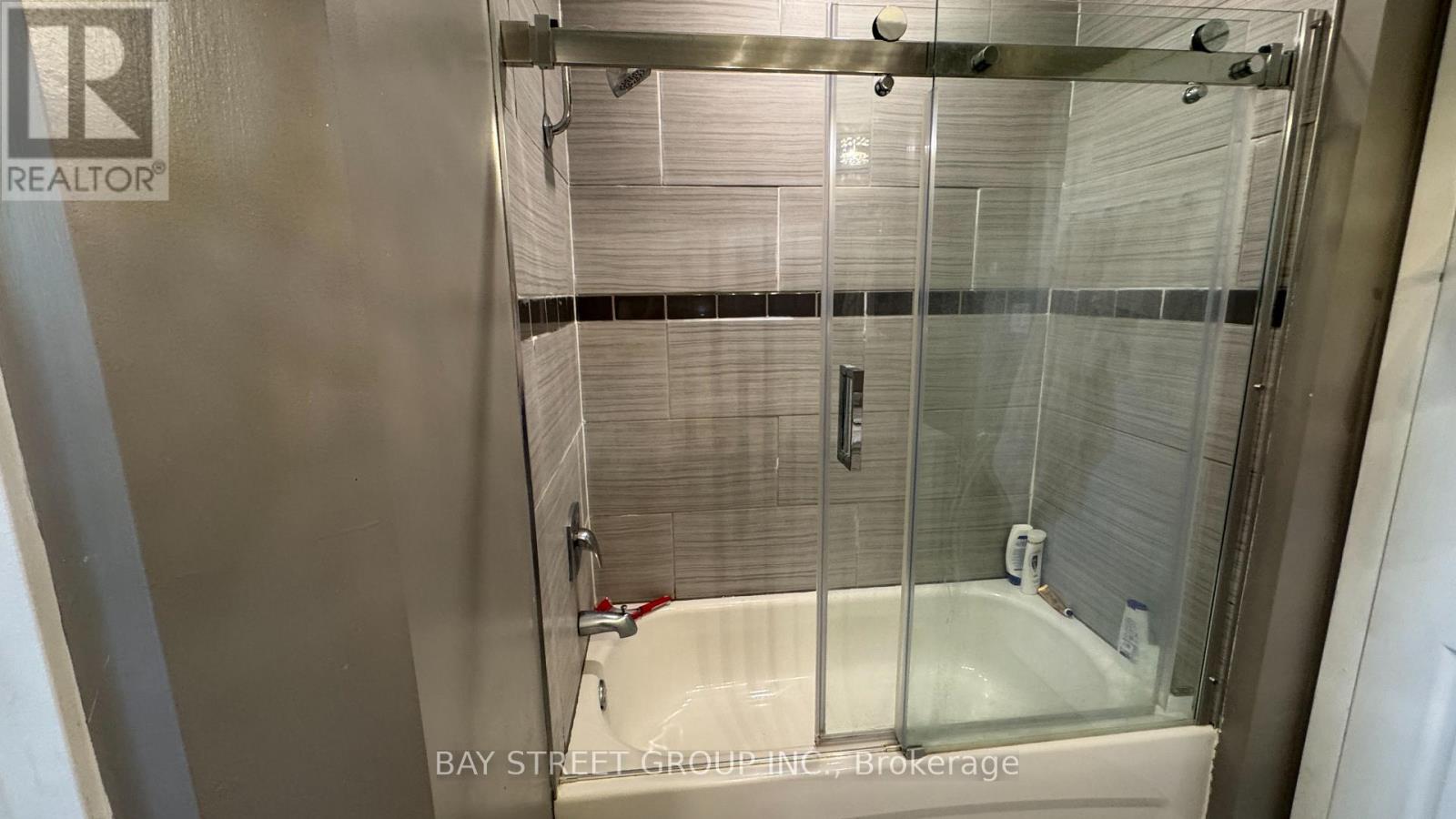 20 Windermere Road, St. Catharines, Ontario L2T 3W2 - Photo 17 - X13689948
