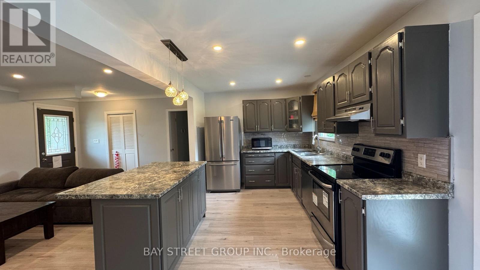 20 Windermere Road, St. Catharines, Ontario L2T 3W2 - Photo 3 - X13689948
