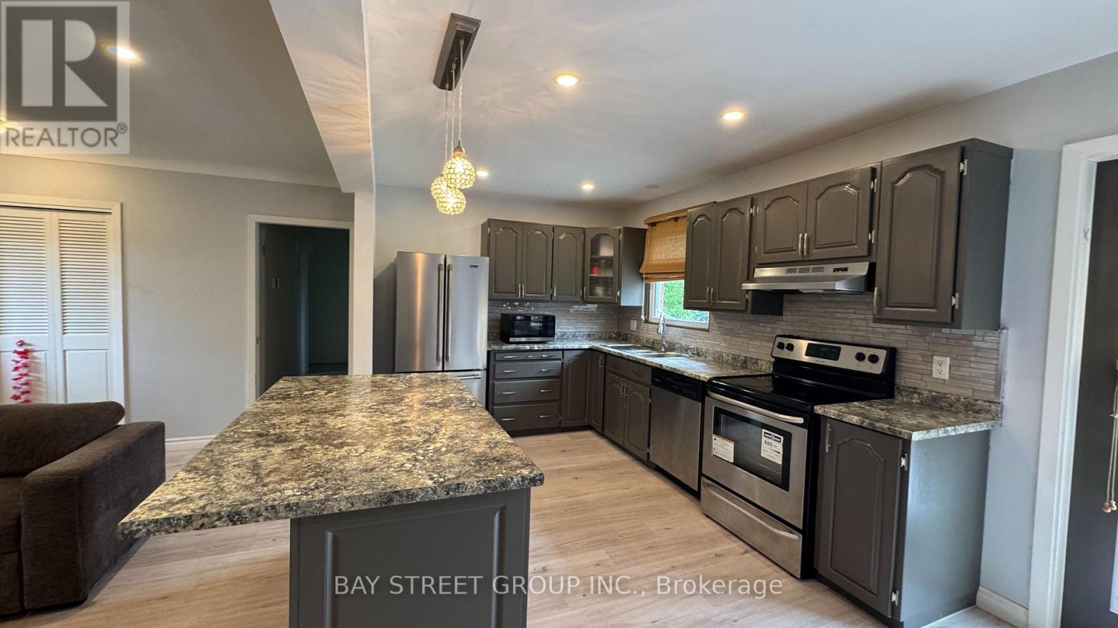 20 Windermere Road, St. Catharines, Ontario L2T 3W2 - Photo 5 - X13689948