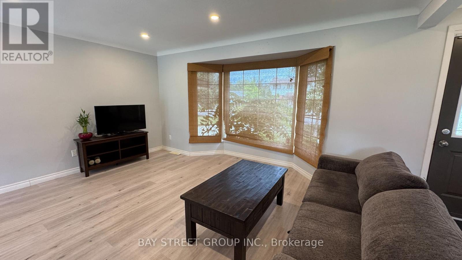 20 Windermere Road, St. Catharines, Ontario L2T 3W2 - Photo 7 - X13689948