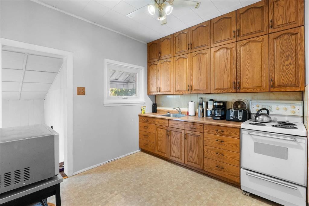 794 Ashburn Street, Winnipeg, Manitoba  R3G 3C7 - Photo 7 - 202620389
