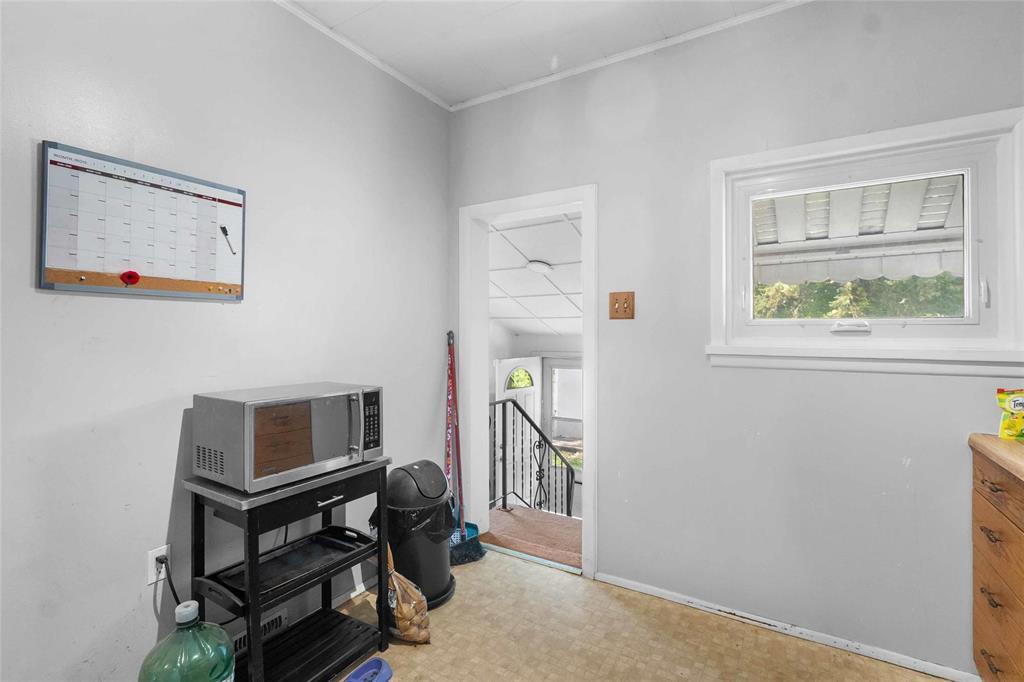 794 Ashburn Street, Winnipeg, Manitoba  R3G 3C7 - Photo 8 - 202620389