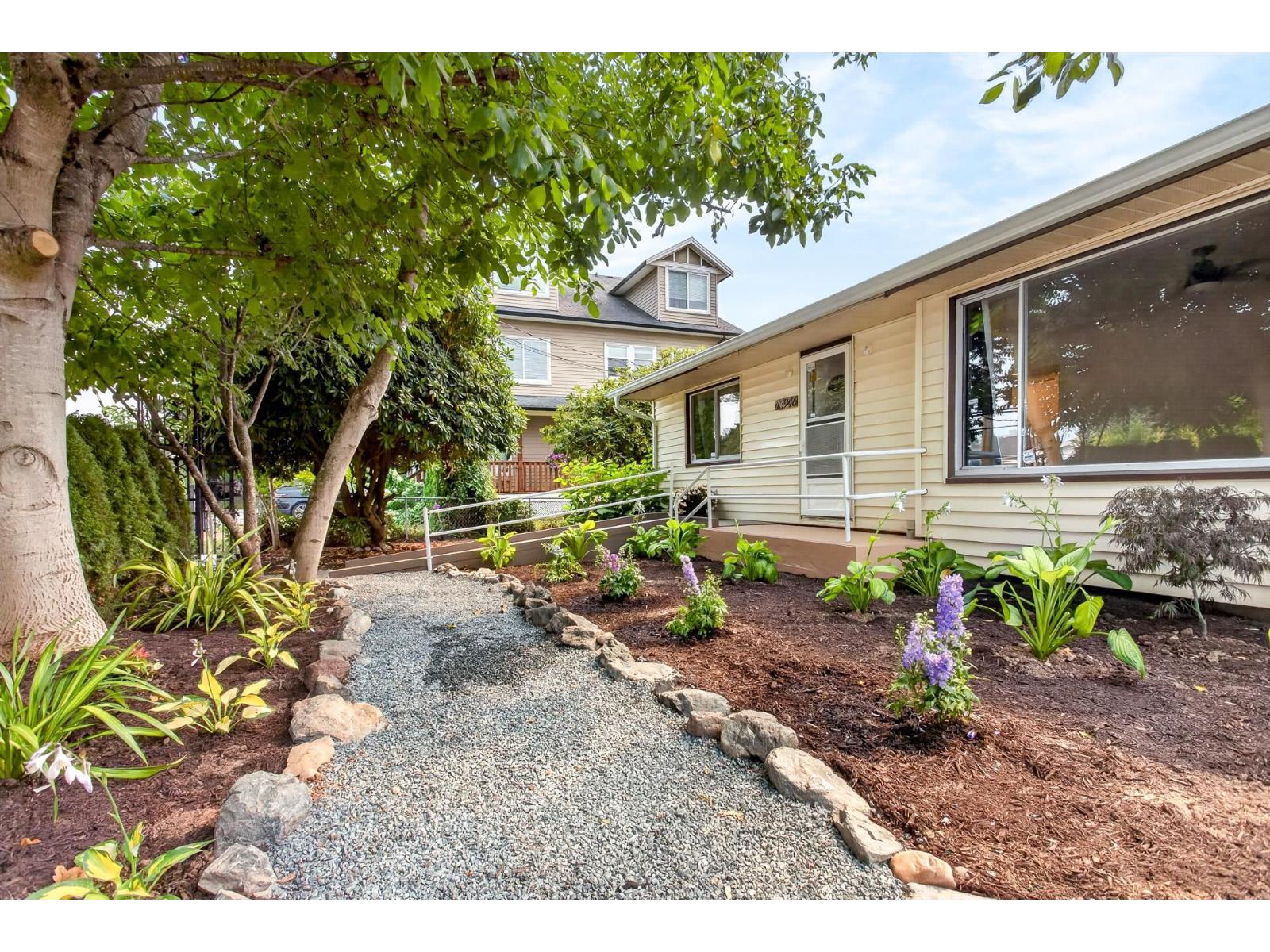 45946 Yates Avenue, Chilliwack Proper West, Chilliwack, British Columbia  V2P 3H1 - Photo 2 - R3156748