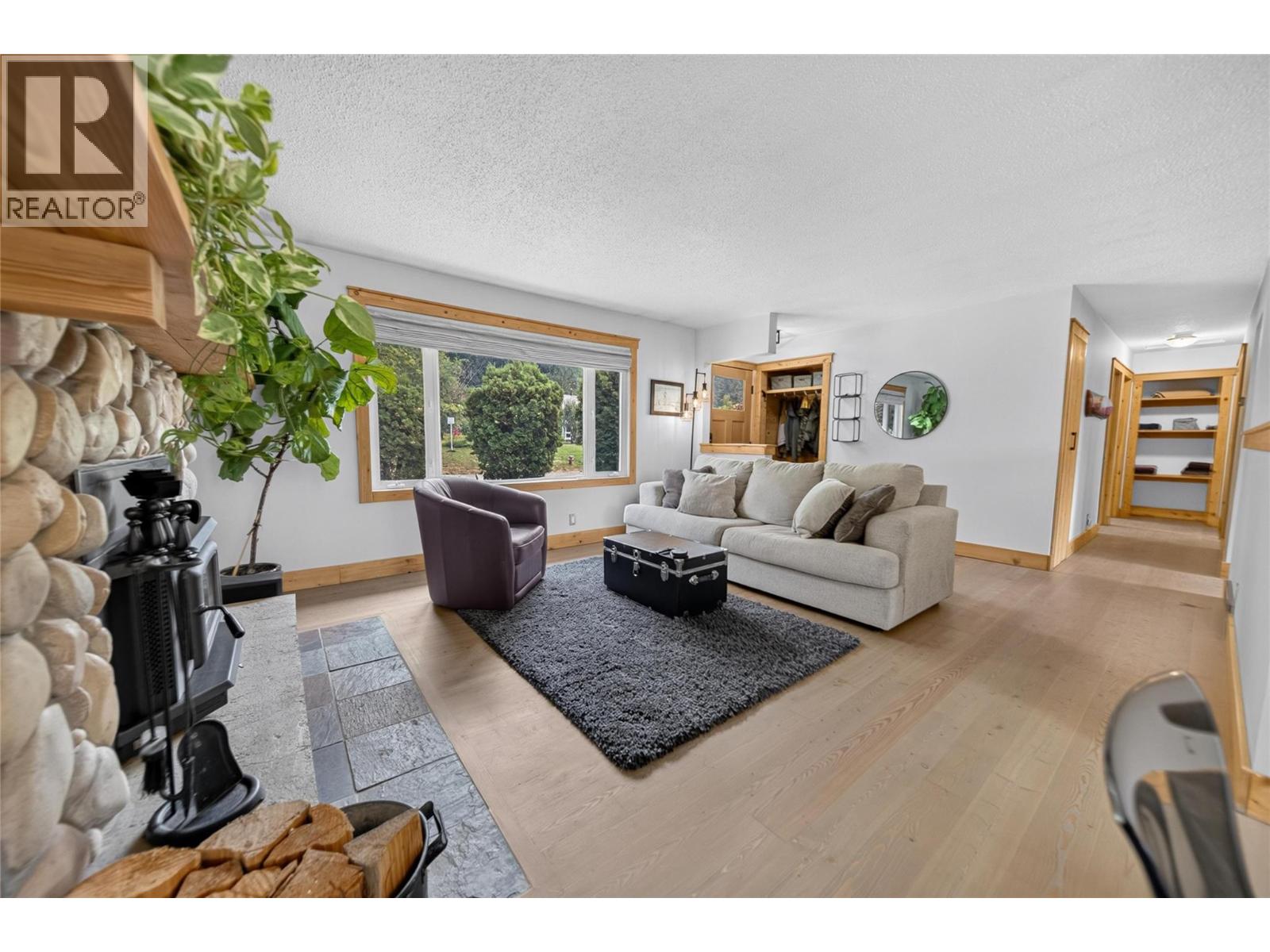 197 Ridgemont Lane, Fernie, British Columbia  V0B 1M2 - Photo 6 - 10397269