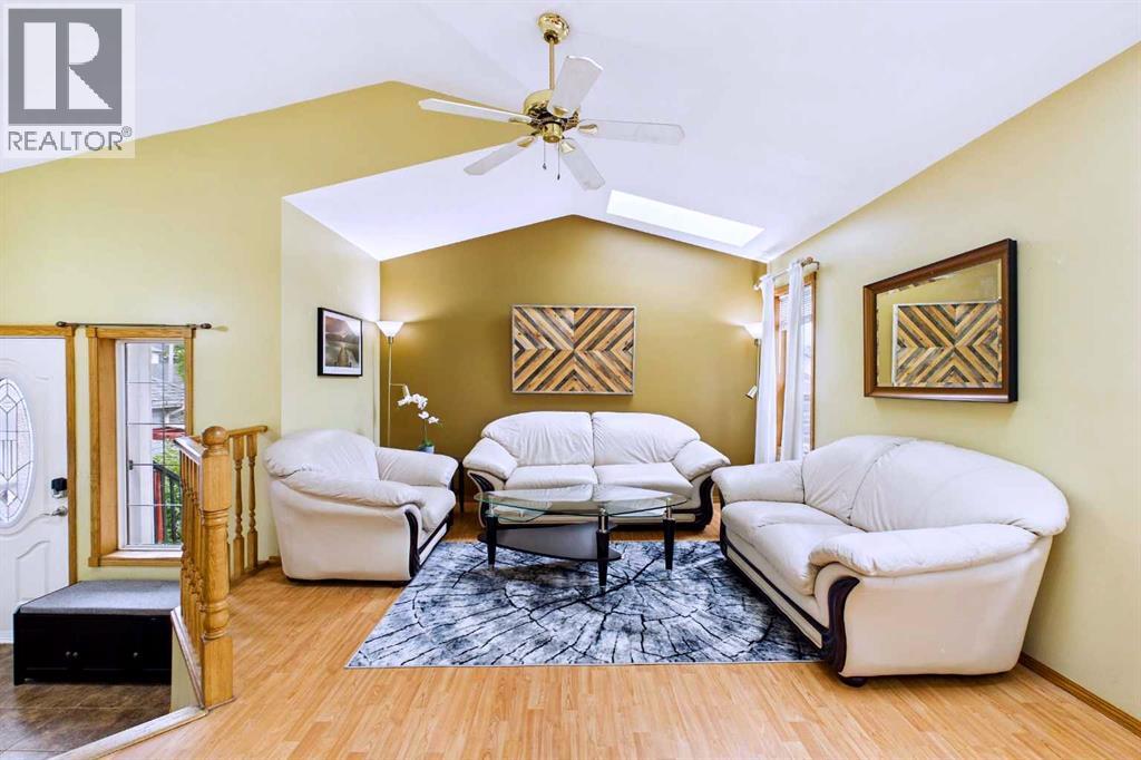 187 Bridlewood Circle Sw, Calgary, Alberta  T2Y 3L2 - Photo 4 - A2336948
