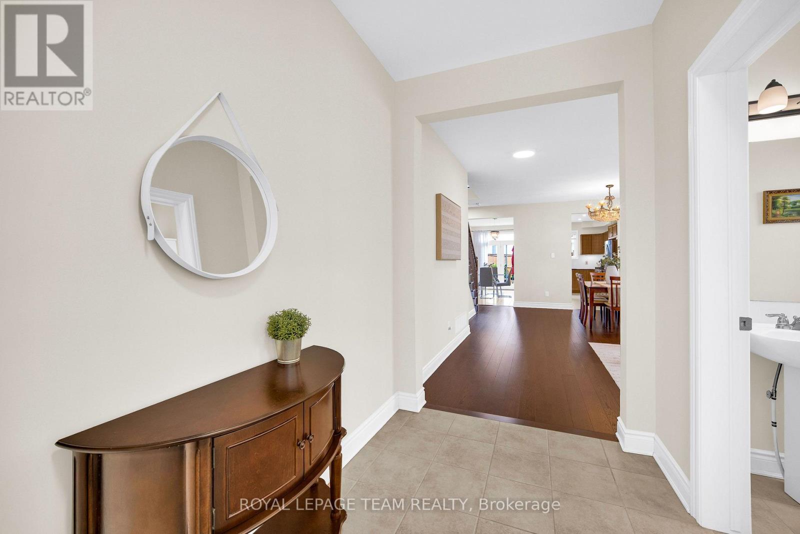 607 Parade Drive, Ottawa, Ontario  K2S 0Y5 - Photo 3 - X13689966