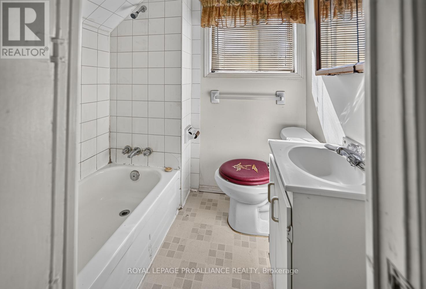 300 Park Street E, Prescott, Ontario  K0E 1T0 - Photo 15 - X13689988