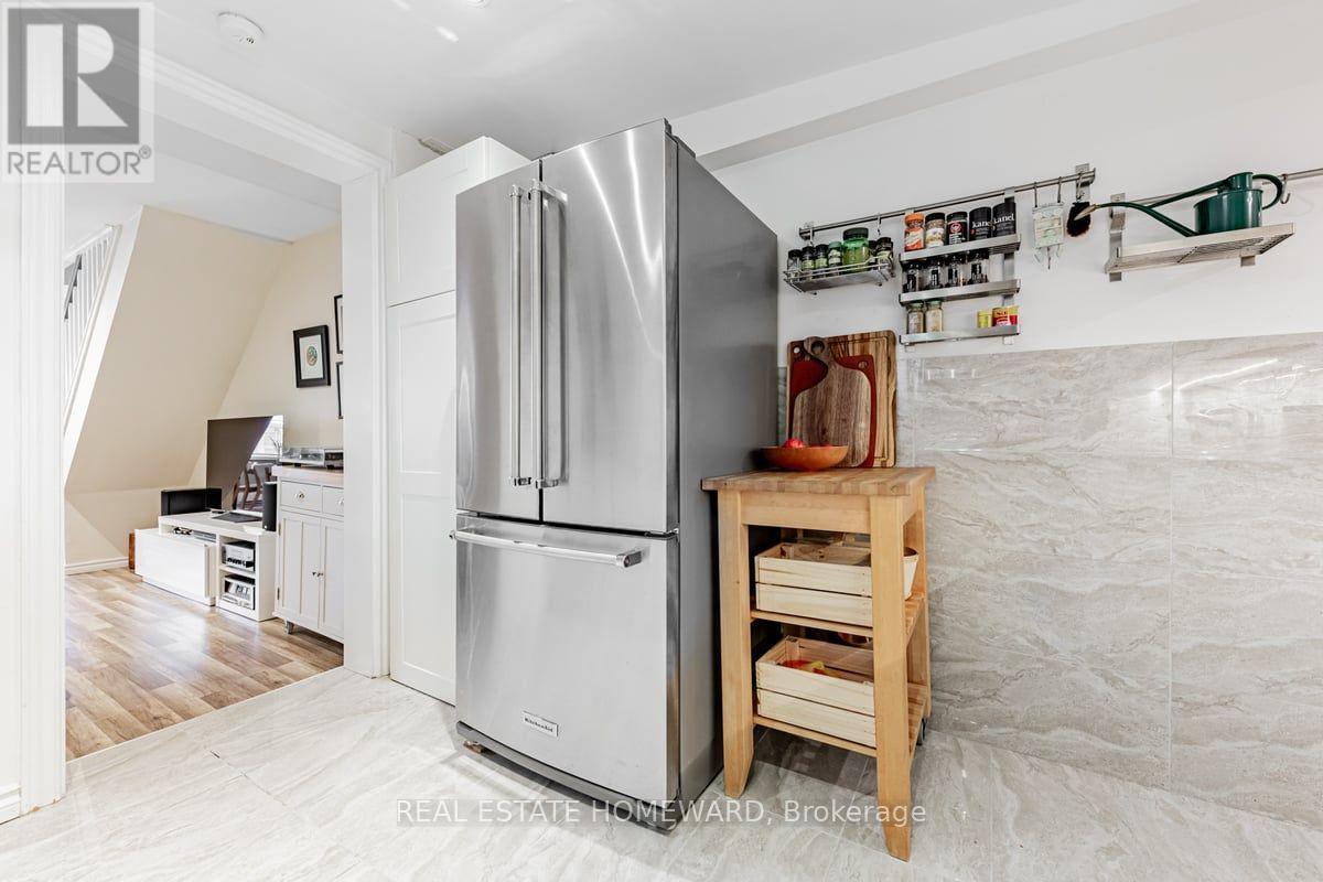 111 Jones Avenue, Toronto, Ontario  M4M 2Z7 - Photo 15 - E13689954