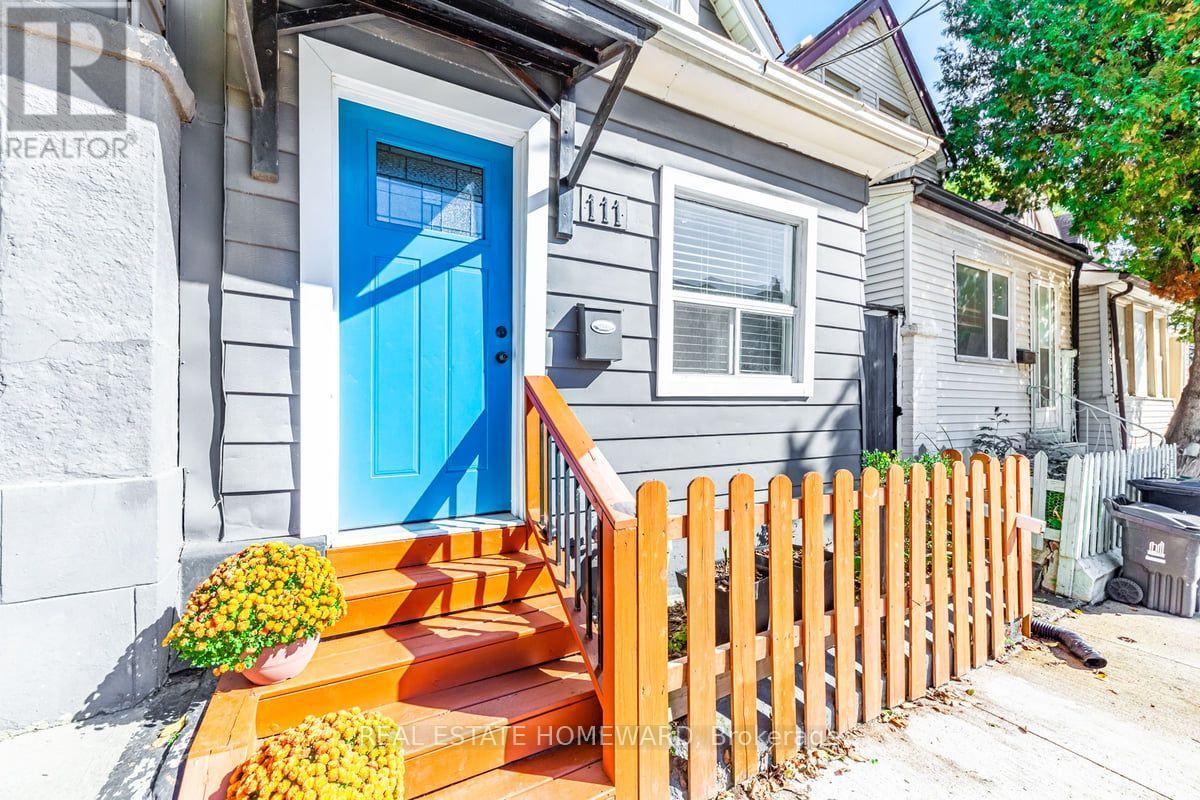 111 Jones Avenue, Toronto, Ontario  M4M 2Z7 - Photo 2 - E13689954