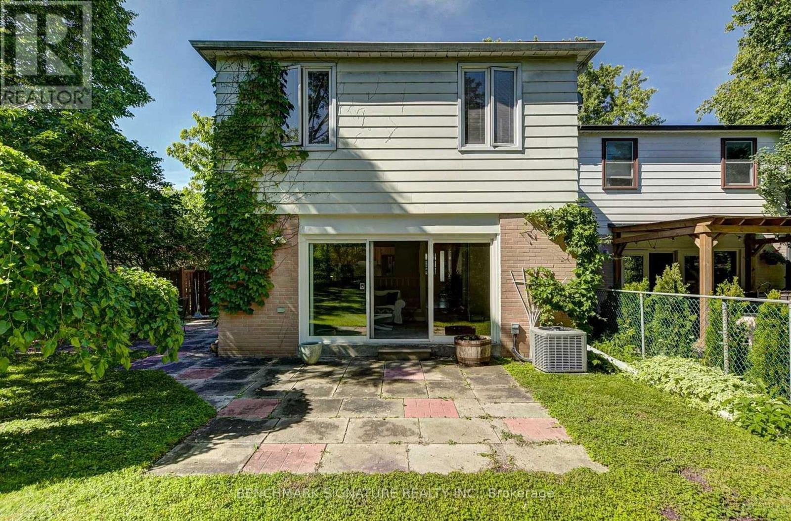 711 Leeder Court, Newmarket, Ontario  L3Y 5A8 - Photo 4 - N13690000