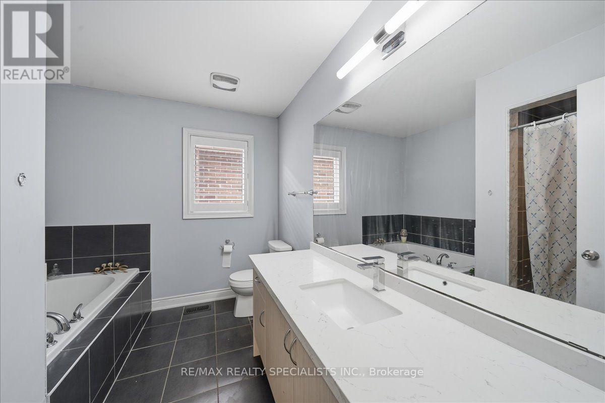 77 Mckenzie Way, Bradford West Gwillimbury, Ontario  L3Z 0J9 - Photo 17 - N13690004