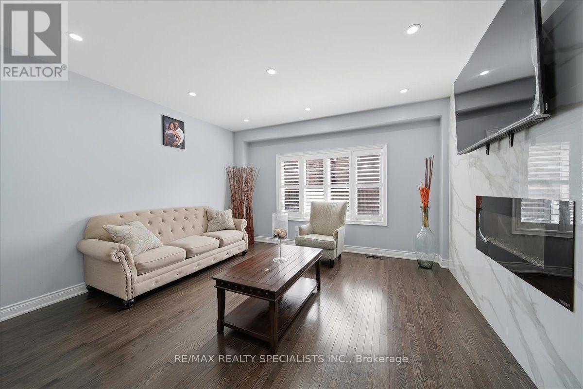 77 Mckenzie Way, Bradford West Gwillimbury, Ontario  L3Z 0J9 - Photo 7 - N13690004