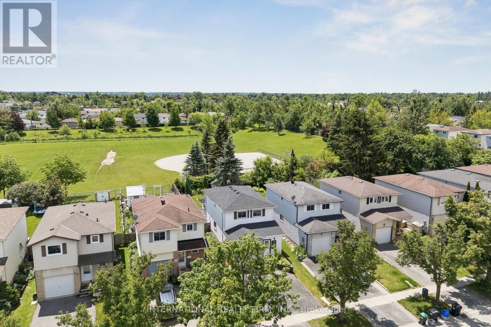 206 Hickling Trail, Barrie, Ontario  L4M 5W4 - Photo 36 - S13689952