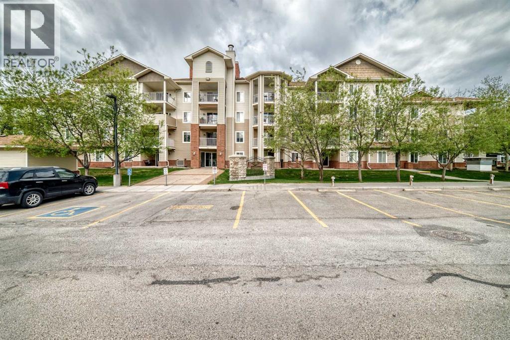 408, 16 Country Village Bay NE, Calgary, Alberta t3k 5y9 - Photo 2 - A2314091