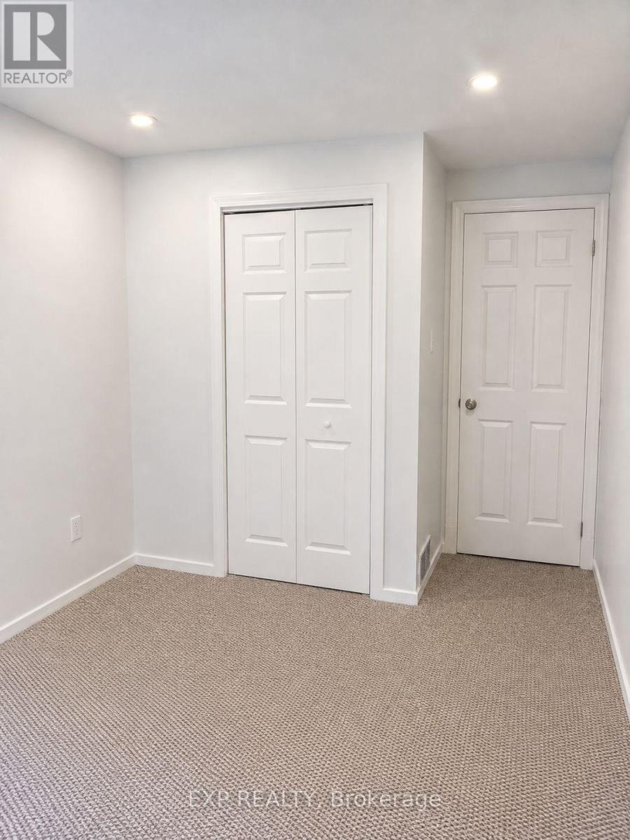 10 - ROOM C - 22 PEARSON STREET, Oshawa, Ontario