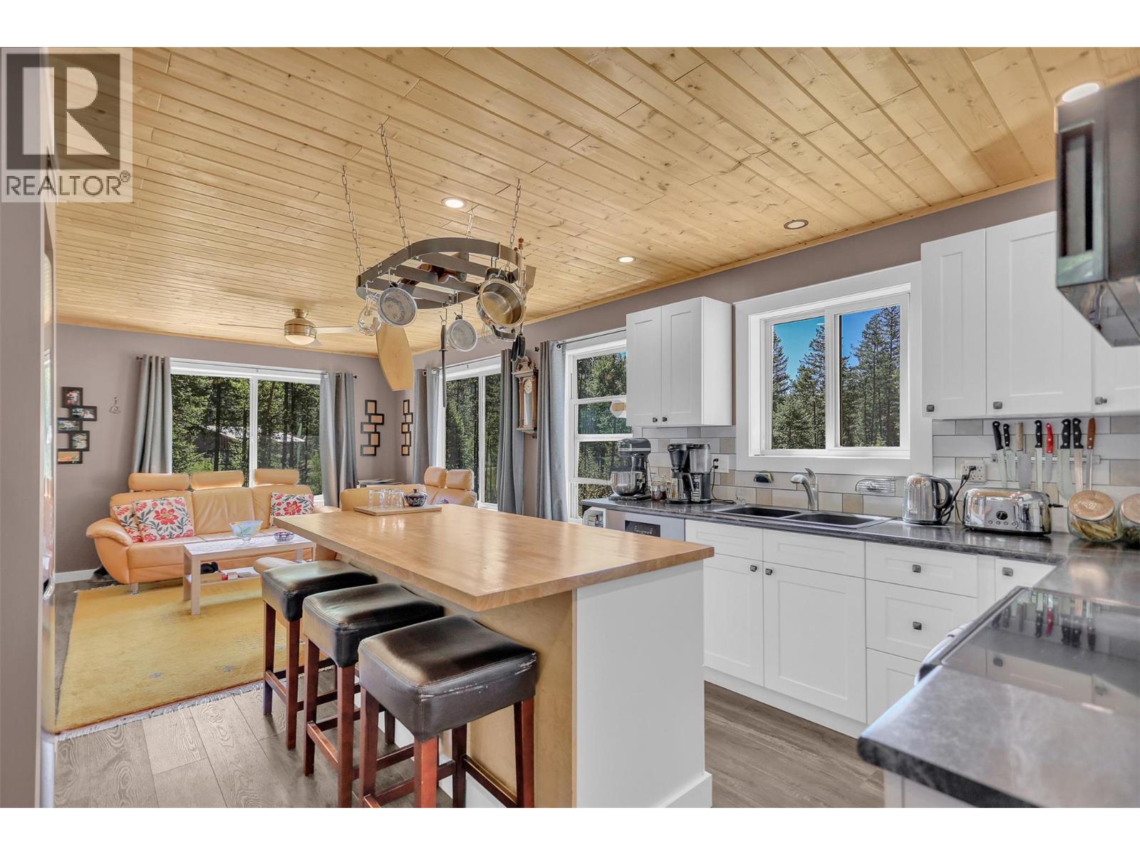 3445 Blythe-Rhone Road, Westbridge, British Columbia  V0H 1Y0 - Photo 3 - 10383533