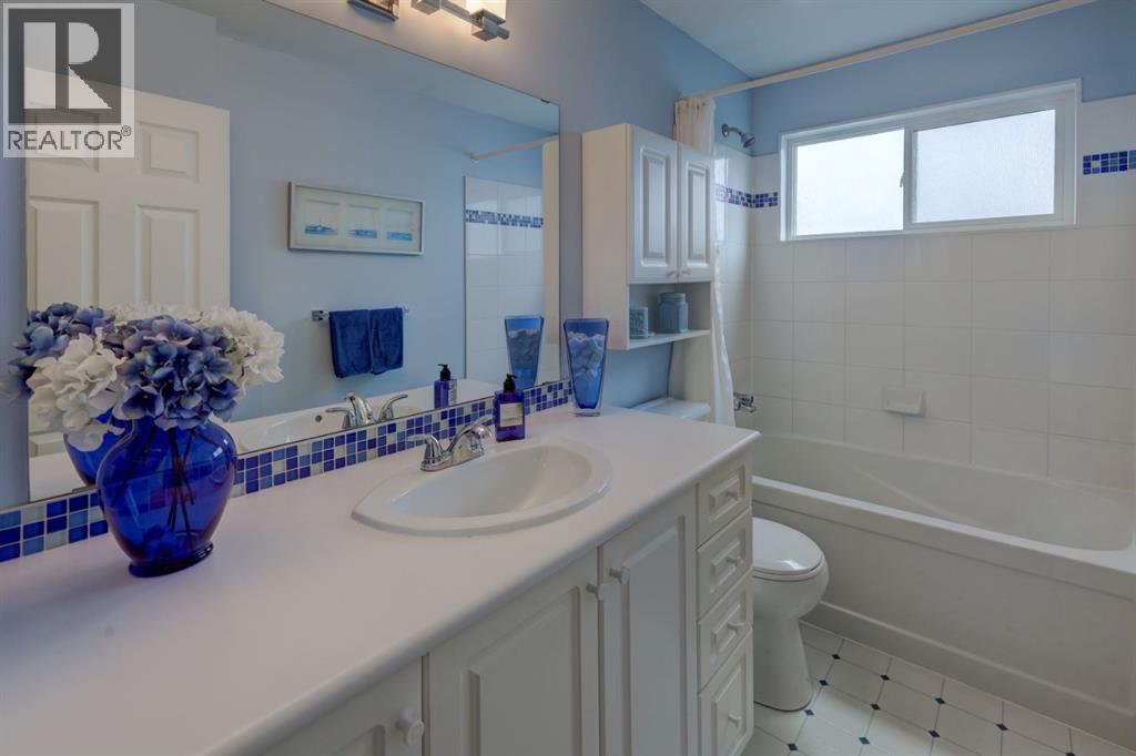 4325 58 Street NE, Calgary, Alberta  T1Y 4G2 - Photo 19 - A2337928