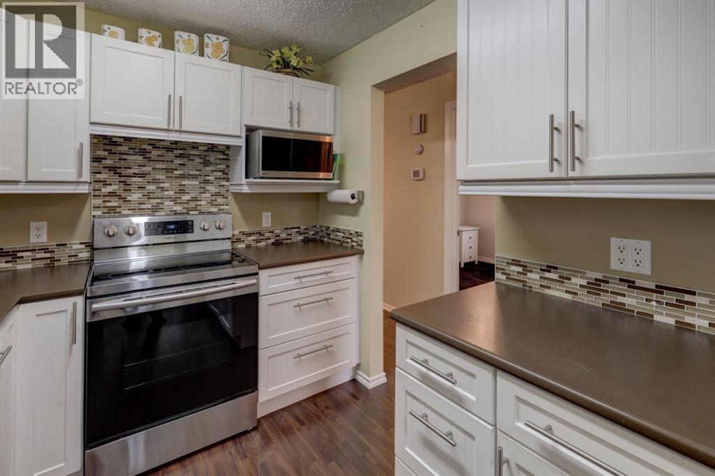4325 58 Street NE, Calgary, Alberta  T1Y 4G2 - Photo 9 - A2337928