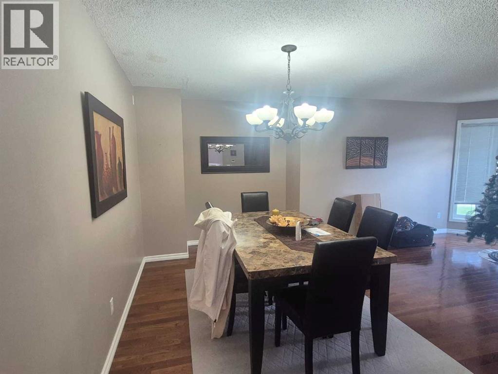 127 Hampstead Circle NW, Calgary, Alberta  T3A 5P3 - Photo 3 - A2328201