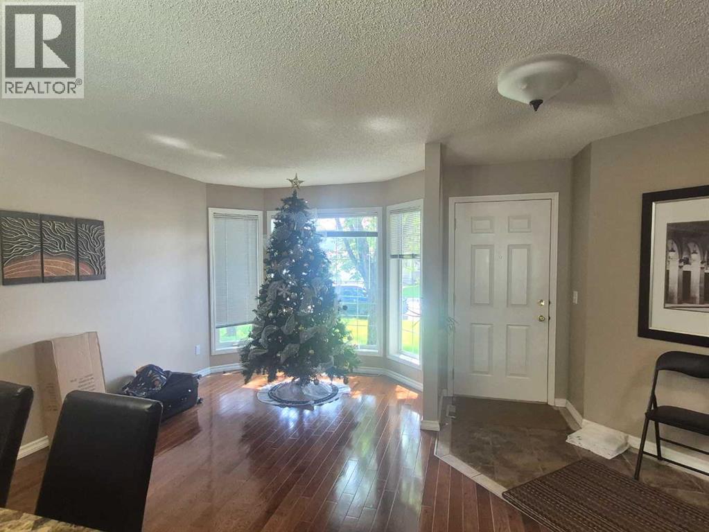 127 Hampstead Circle NW, Calgary, Alberta  T3A 5P3 - Photo 2 - A2328201
