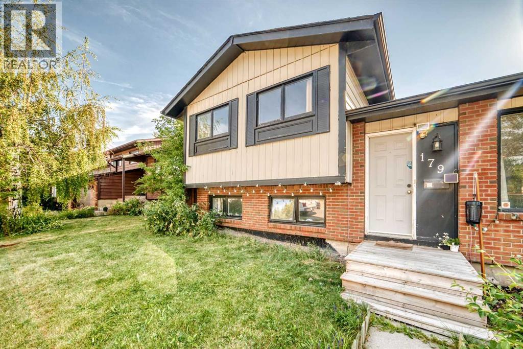 179 Deer Ridge Way SE, Calgary, Alberta  T2J 5Y8 - Photo 4 - A2334224