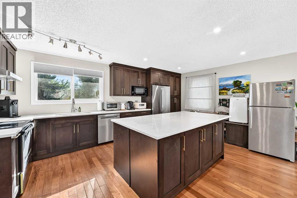 179 Deer Ridge Way SE, Calgary, Alberta  T2J 5Y8 - Photo 2 - A2334224