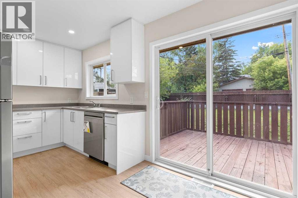 2007 Cottonwood Crescent SE, Calgary, Alberta  T2B 1B9 - Photo 7 - A2337922