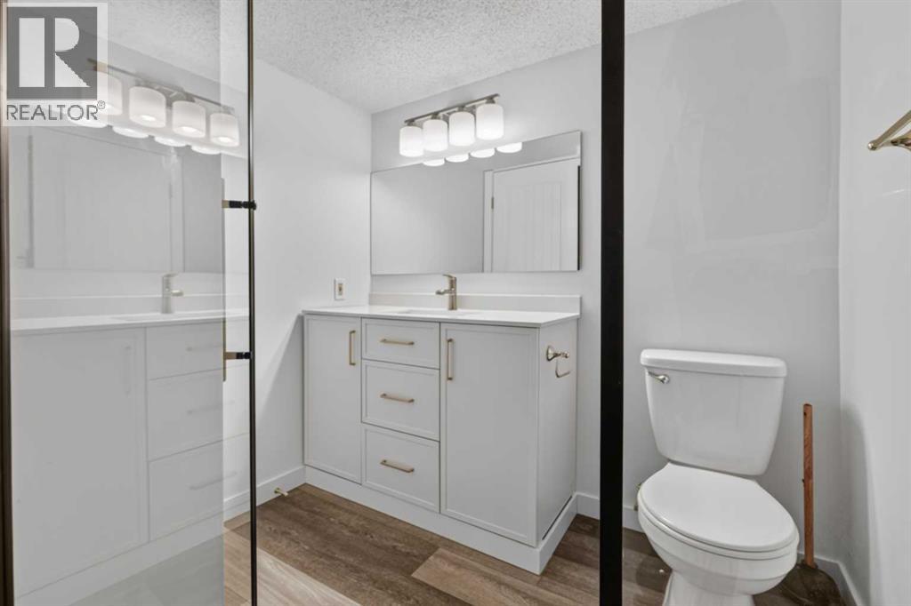 925 Erin Woods Drive SE, Calgary, Alberta  T2B 2X1 - Photo 25 - A2338307