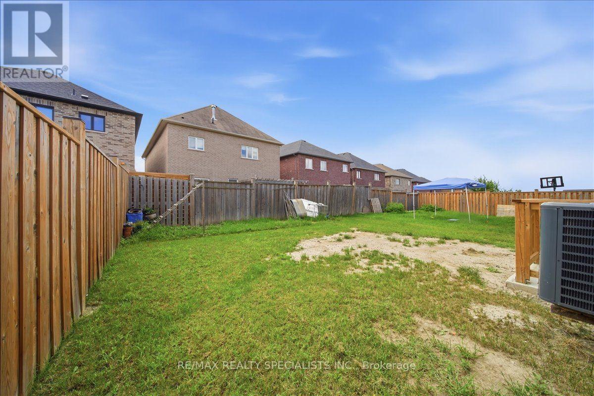 77 Mckenzie Way, Bradford West Gwillimbury, Ontario  L3Z 0J9 - Photo 9 - N13690016